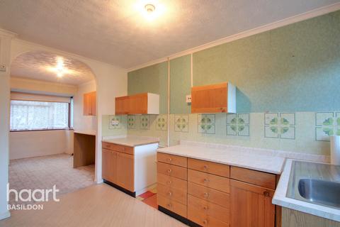 67 Honeypot Lane, Fryerns, Basildon, SS14 2JZ