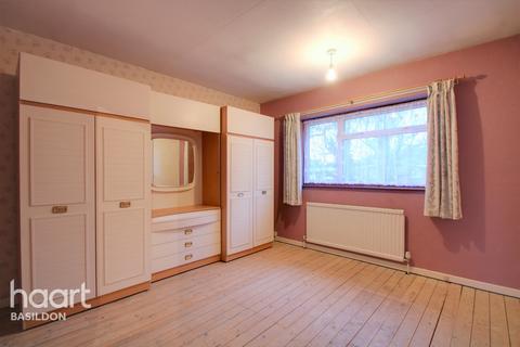 67 Honeypot Lane, Fryerns, Basildon, SS14 2JZ