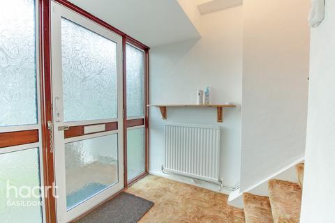 67 Honeypot Lane, Fryerns, Basildon, SS14 2JZ