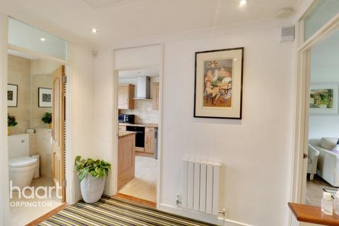 14 Clifton Close, Orpington, BR6 7DQ