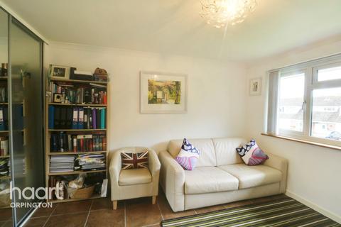 14 Clifton Close, Orpington, BR6 7DQ