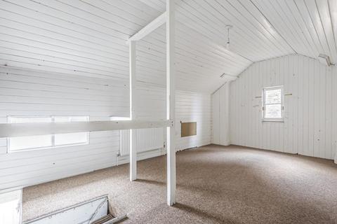 9 Thurlestone Road, London, SE27 0PE