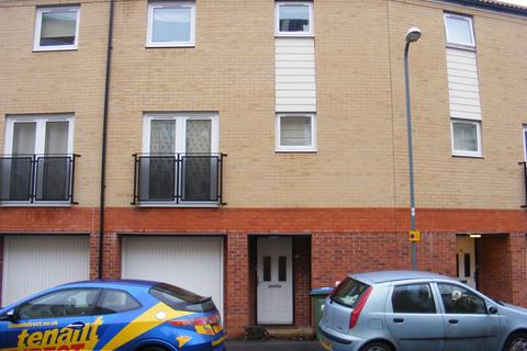 4 bedroom house to rent, Whitestar Place, College Court, Southampton, SO14