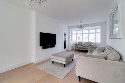 22 Rayleigh Road, London, N13 5QR