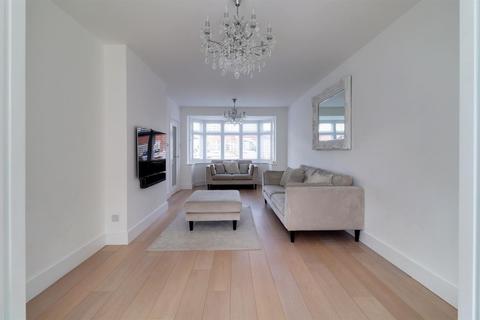 22 Rayleigh Road, London, N13 5QR