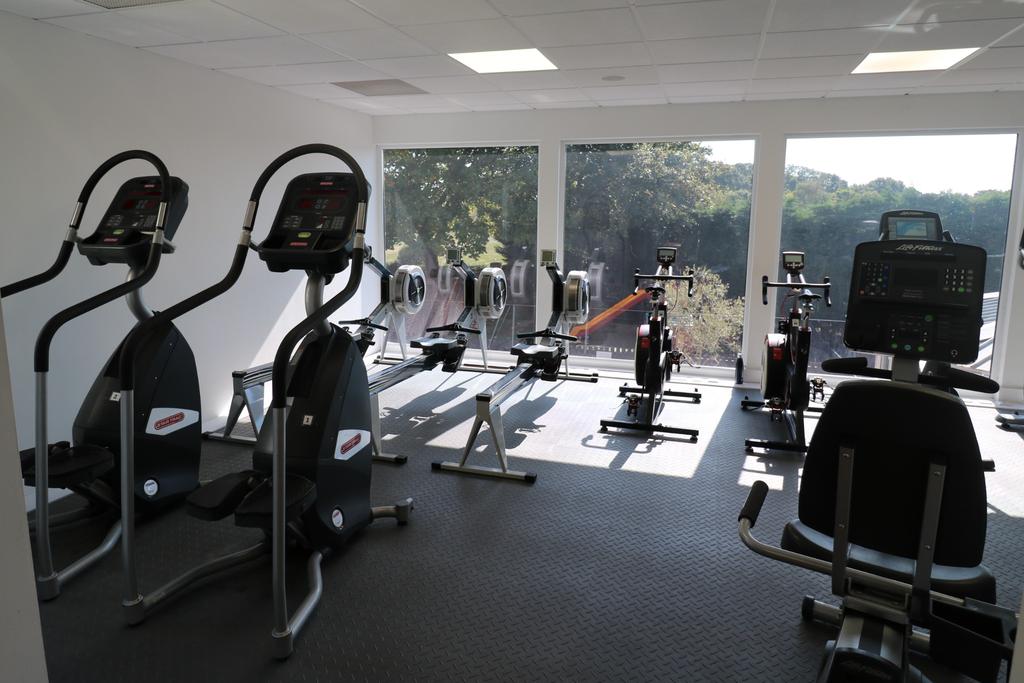 Abshot country club gym