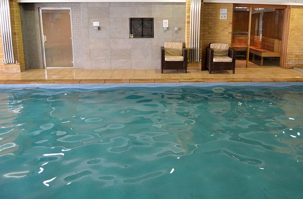Abshot country club swiiming pool