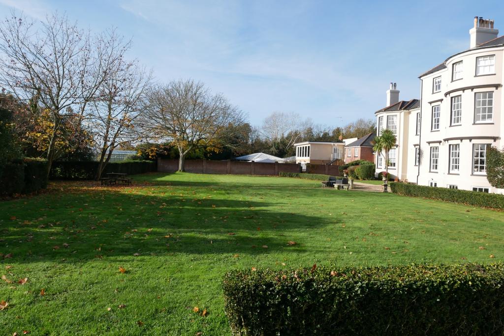 Communal gardens