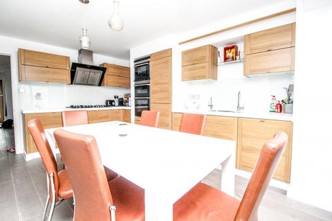 22 Regency Court, Brentwood, CM14 4LU