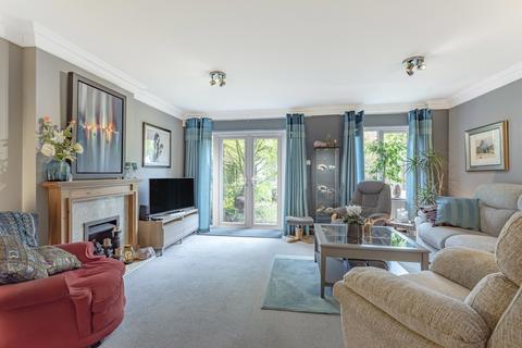 37a Princes Road, Weybridge, KT13 9BH