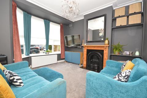 73 Essex Road, Romford, RM7 8BB