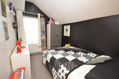 73 Essex Road, Romford, RM7 8BB