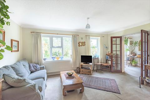 24 High Ridge, Godalming, GU7 1YE