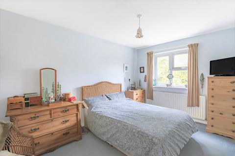 24 High Ridge, Godalming, GU7 1YE