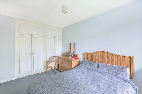 24 High Ridge, Godalming, GU7 1YE