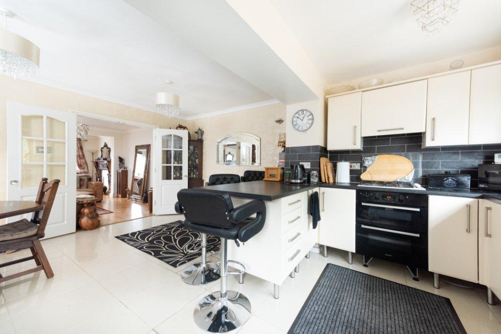 Kitchen/Dining Rm