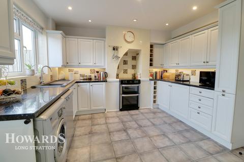 11 Church Road, Topcroft, Bungay, NR35 2BH
