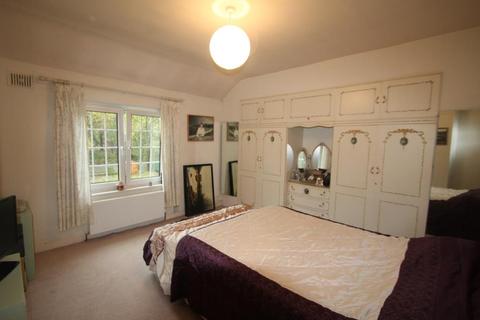 13 Ash Grove, Bingley, BD16 1LU