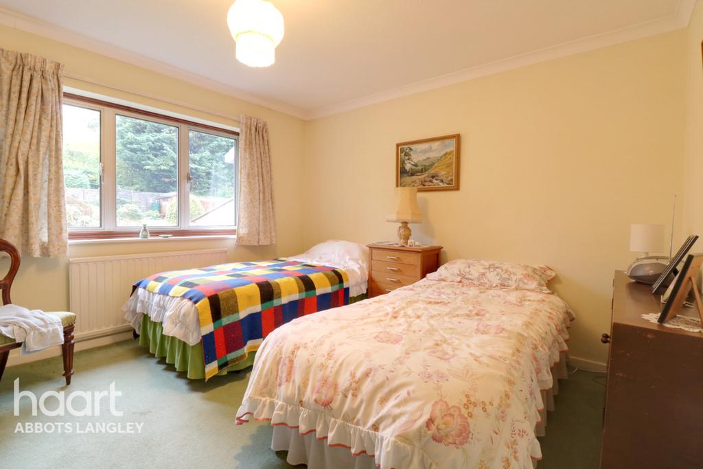 Dellmeadow, Abbots Langley 4 bed detached house £600,000
