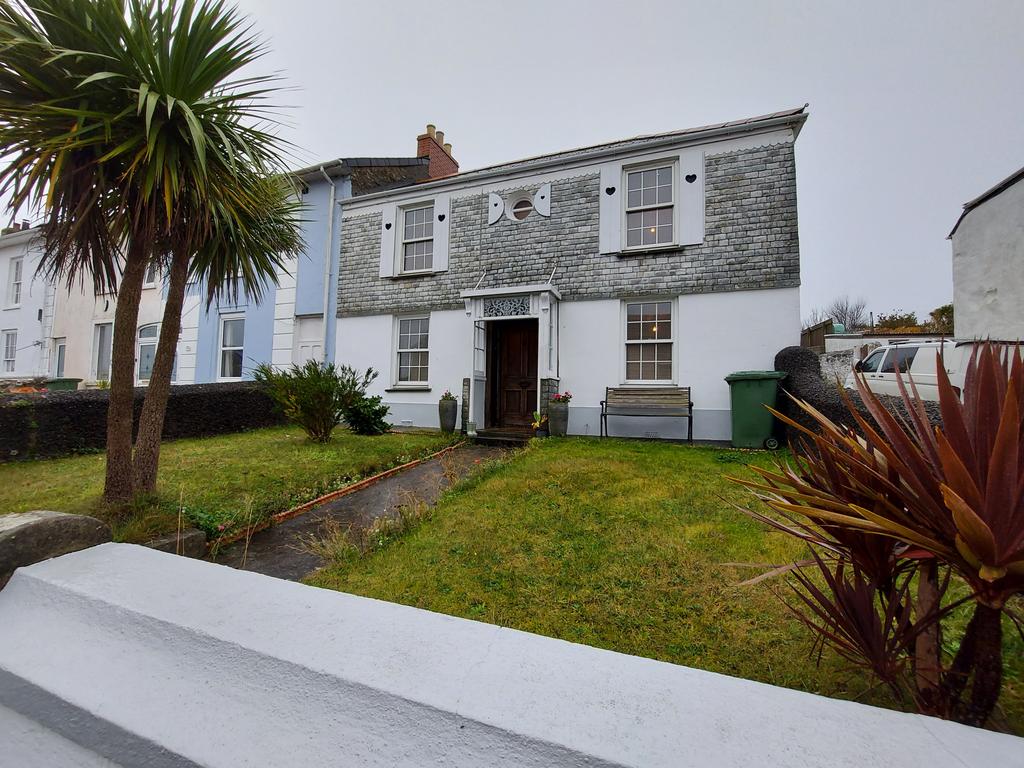 Commercial Road, Hayle, TR27 4 bed end of terrace house £1,200 pcm (£277 pw)