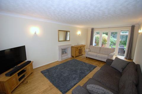 72 Albert Road, Bagshot, GU19 5QJ