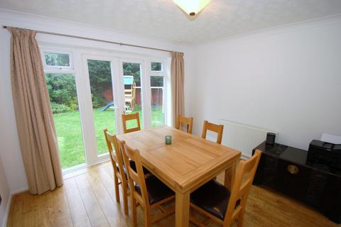 72 Albert Road, Bagshot, GU19 5QJ
