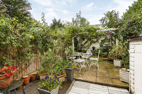 12 Beech Road, Weybridge, KT13 9QF