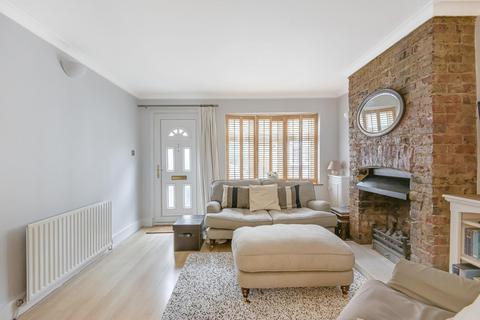 12 Beech Road, Weybridge, KT13 9QF