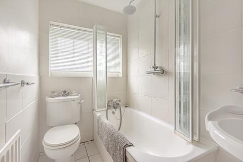 12 Beech Road, Weybridge, KT13 9QF