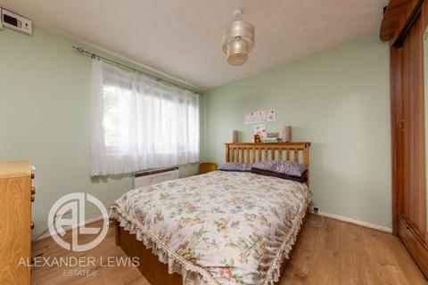 1 Hampden Close, Letchworth Garden City, SG6 1DN