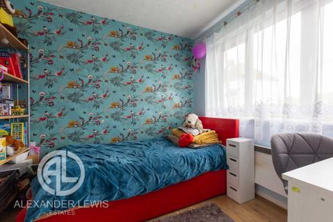 1 Hampden Close, Letchworth Garden City, SG6 1DN