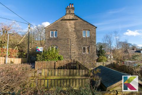 52 Clough Lane, Grasscroft, Oldham, OL4 4ER