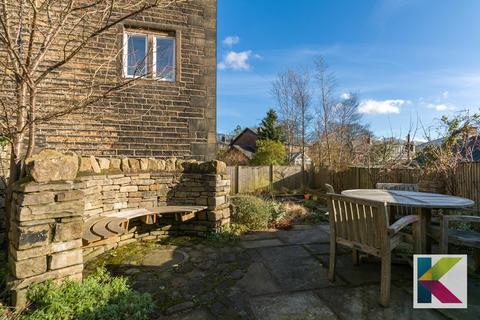 52 Clough Lane, Grasscroft, Oldham, OL4 4ER