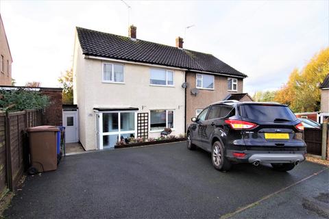 32 Davies Drive, Uttoxeter, ST14 7EG