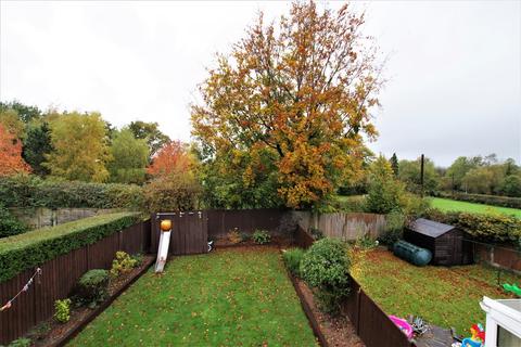 32 Davies Drive, Uttoxeter, ST14 7EG