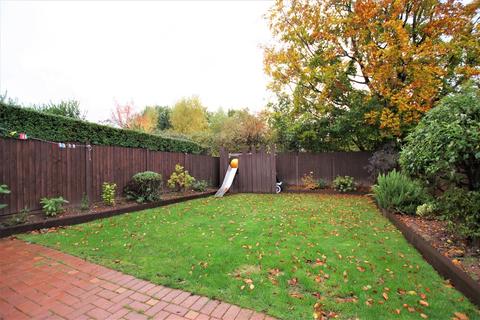 32 Davies Drive, Uttoxeter, ST14 7EG
