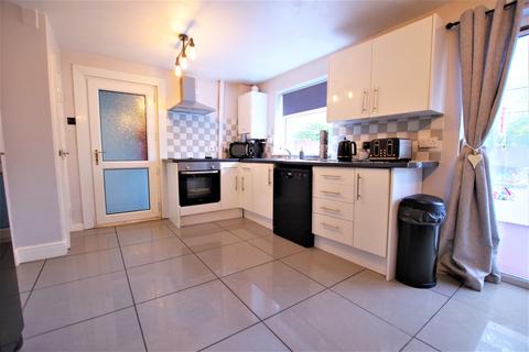 32 Davies Drive, Uttoxeter, ST14 7EG