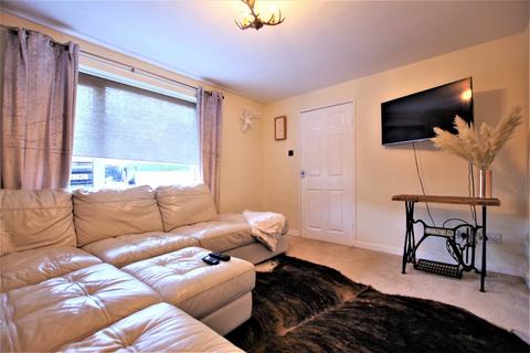 32 Davies Drive, Uttoxeter, ST14 7EG