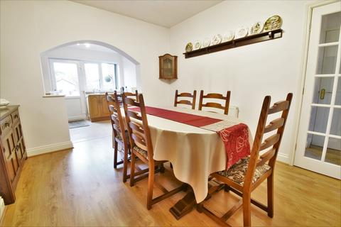 102 Beacon Road, Rolleston On Dove, Burton-on-trent, DE13 9EQ