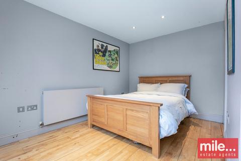 143a Herries Street, London, W10 4LE