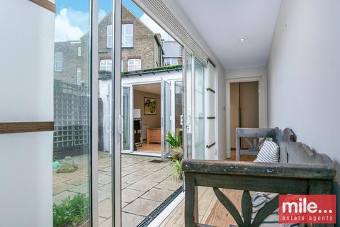 143a Herries Street, London, W10 4LE