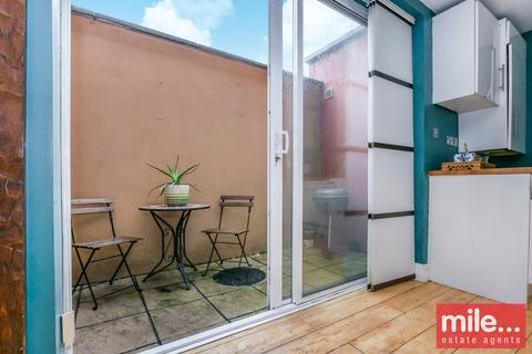 143a Herries Street, London, W10 4LE