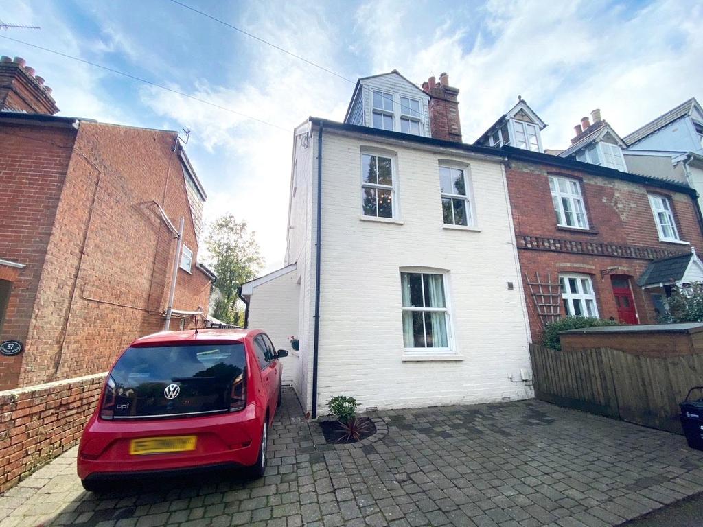 London Road Wokingham Berkshire Rg40 2 Bed Maisonette £285 000