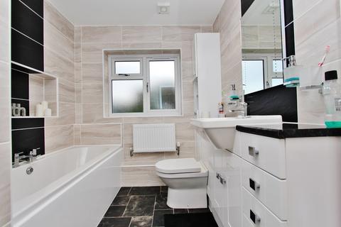 17 Newstead, Tamworth, B79 7UU