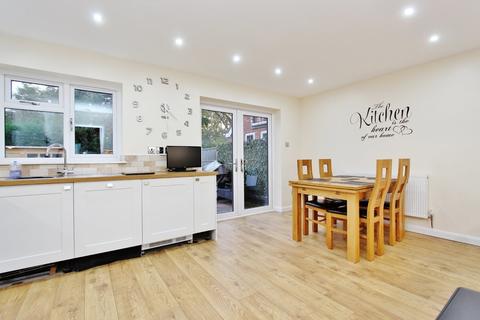 17 Newstead, Tamworth, B79 7UU