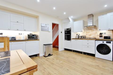 17 Newstead, Tamworth, B79 7UU