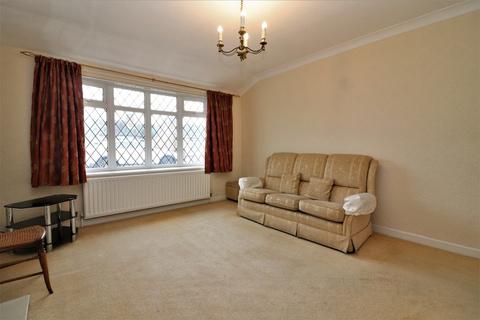 16 Davis Road, Amington, Tamworth, B77 3HP