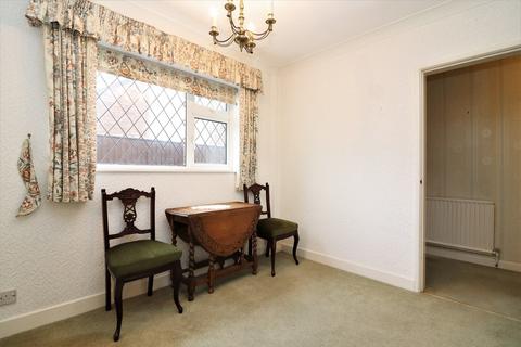 16 Davis Road, Amington, Tamworth, B77 3HP