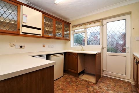 16 Davis Road, Amington, Tamworth, B77 3HP