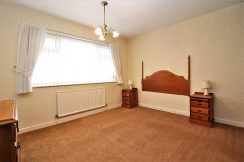 16 Davis Road, Amington, Tamworth, B77 3HP